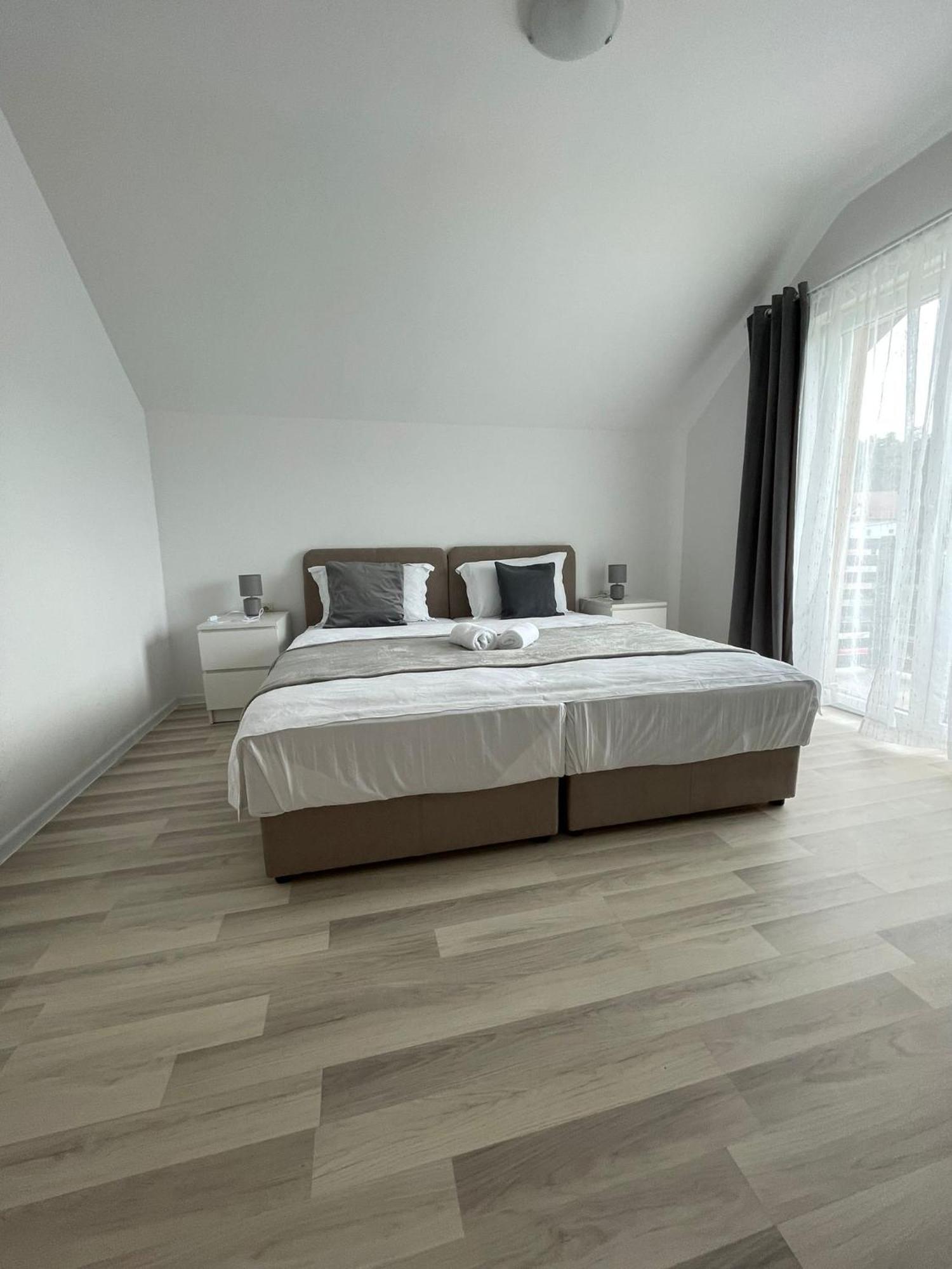 Apartman Nativis Otocsán Kültér fotó