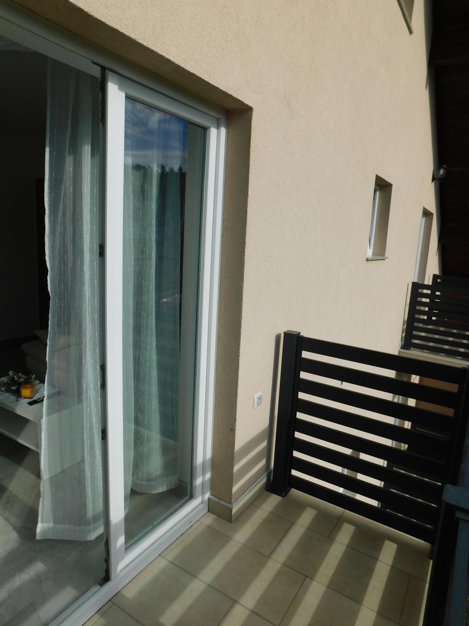 Apartman Nativis Otocsán Kültér fotó