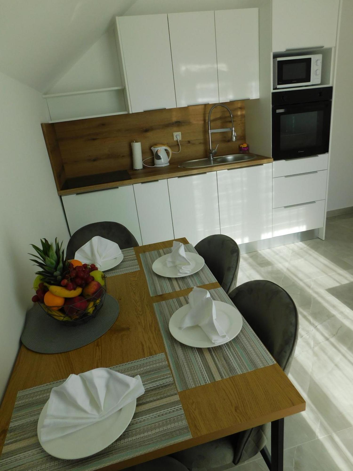 Apartman Nativis Otocsán Kültér fotó