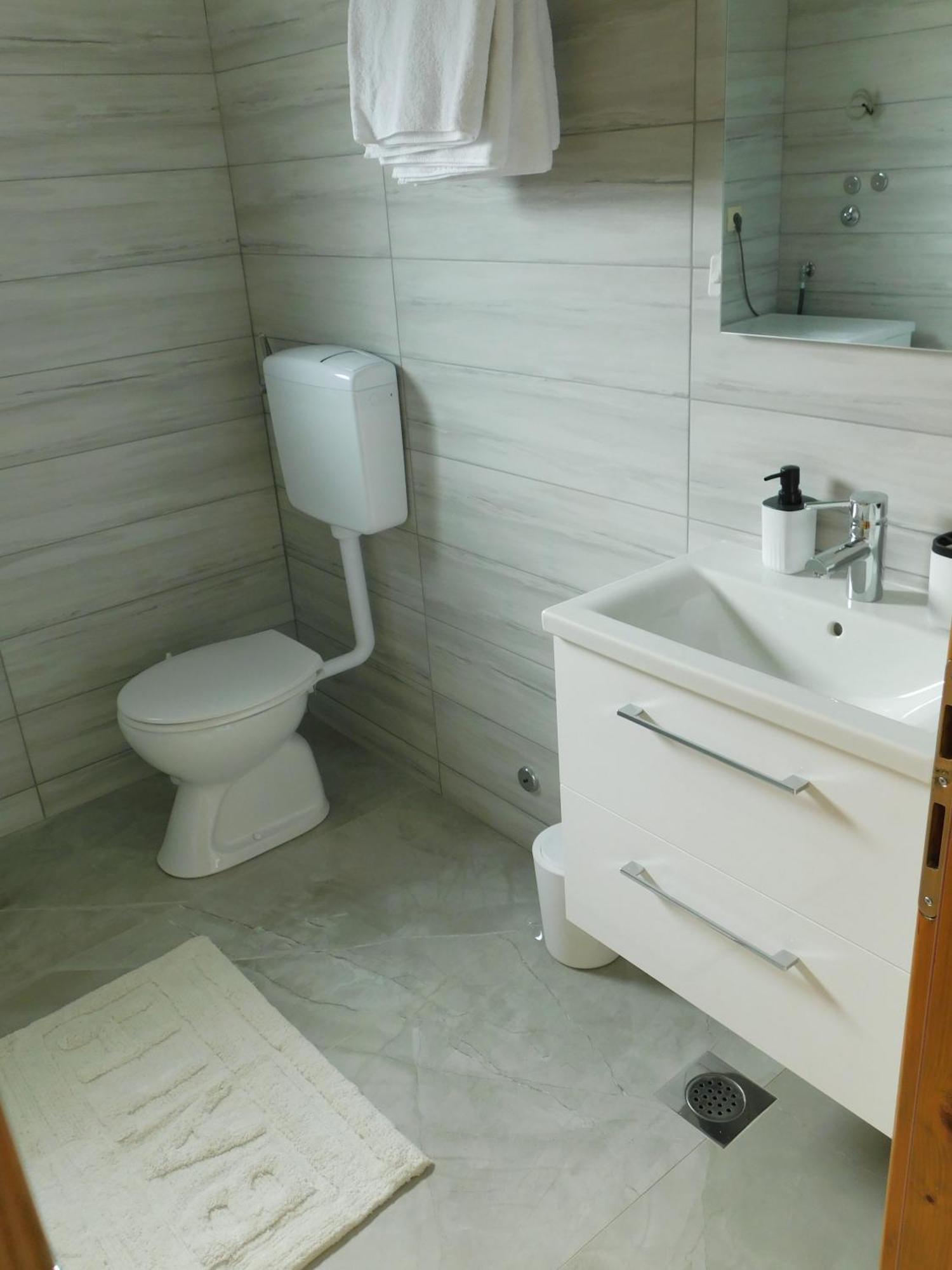 Apartman Nativis Otocsán Kültér fotó